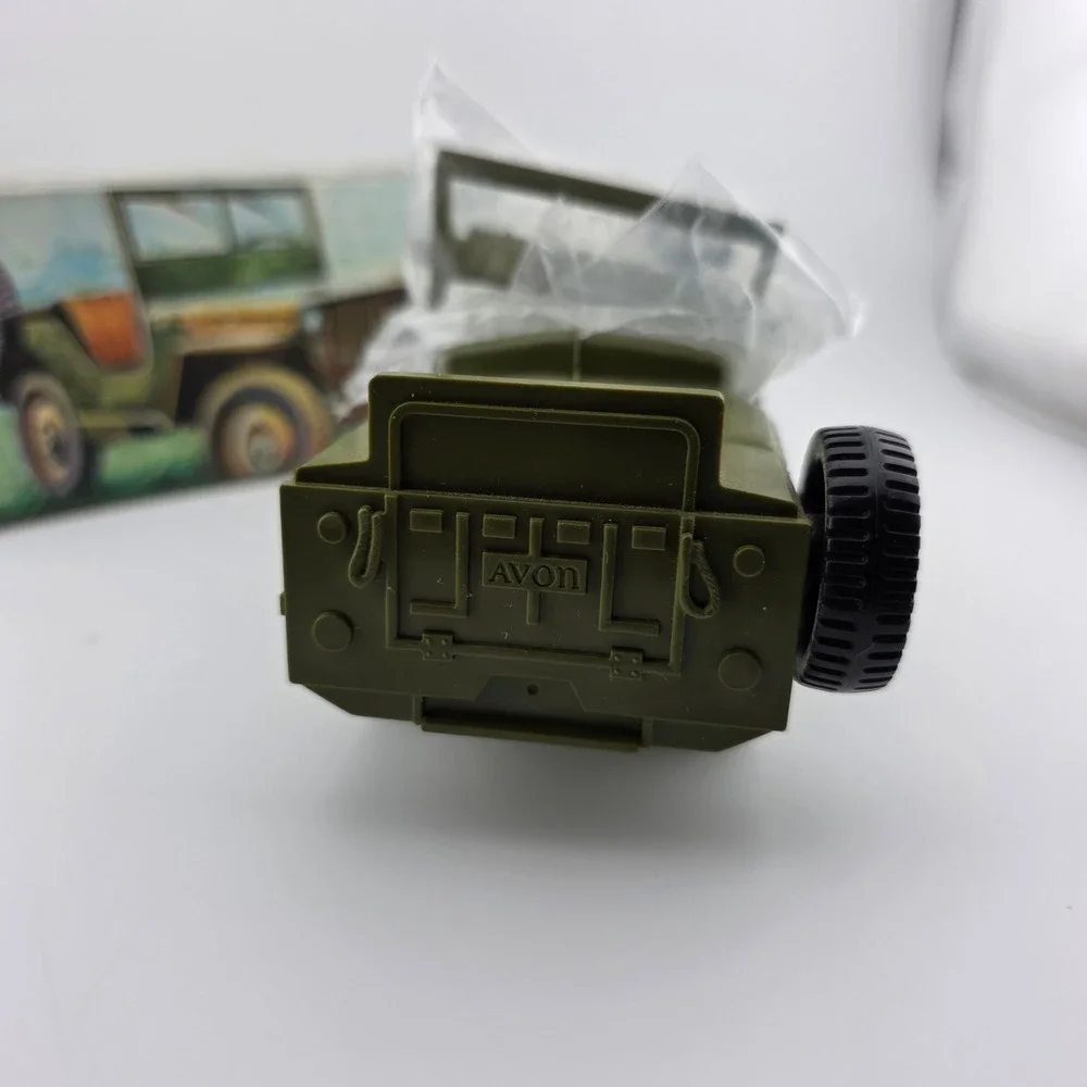 Avon Army Jeep Spicy After‎ Shave Vintage Collectible with Box